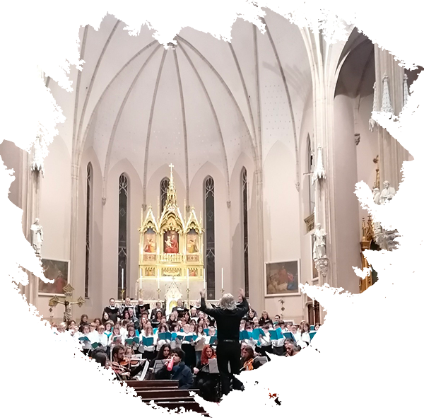 Il coro durante un concerto in chiesa